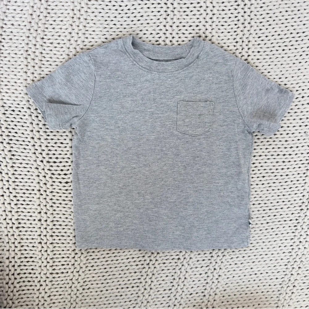 Baby Gap Gray Short Sleeve Tee with Breathable Fabric and Relaxed Fit 18-24 Mos